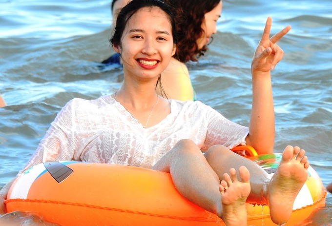 Biển Hạ Long ken đặc người ngày nghỉ lễ